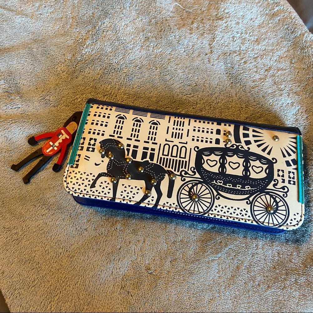 London carriage - whimsical clutch/purse - BN